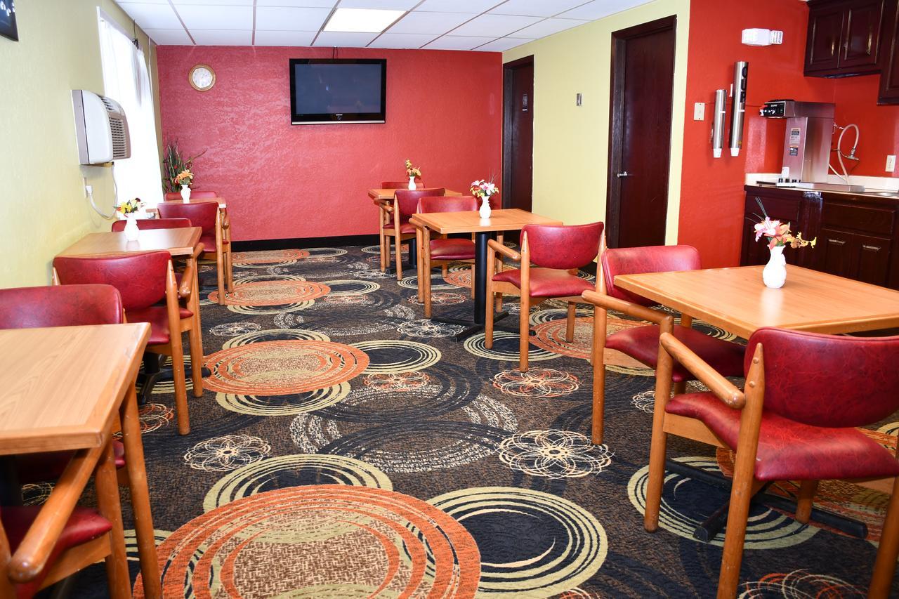 Regency Inn & Suites Faribault מראה חיצוני תמונה