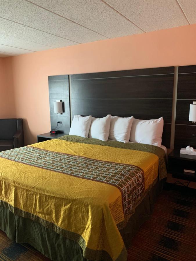 Regency Inn & Suites Faribault מראה חיצוני תמונה