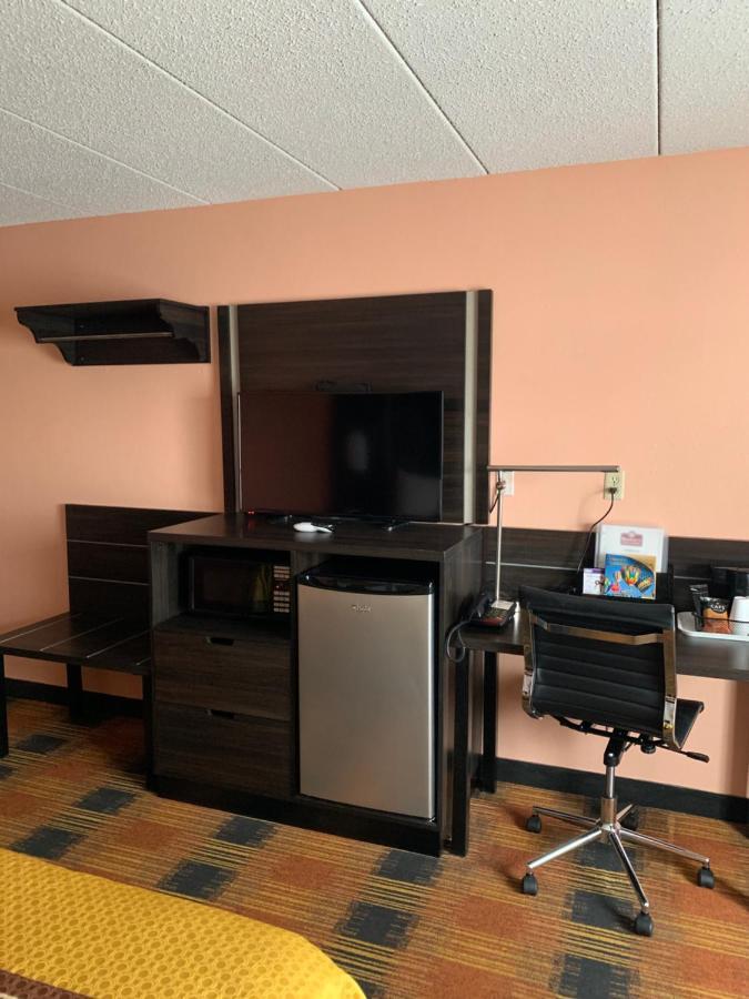 Regency Inn & Suites Faribault מראה חיצוני תמונה