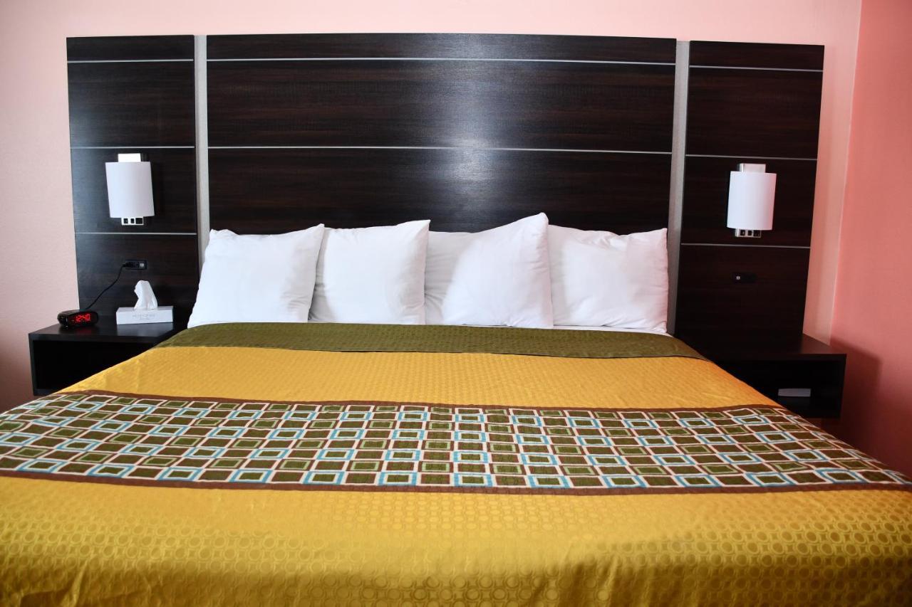 Regency Inn & Suites Faribault מראה חיצוני תמונה