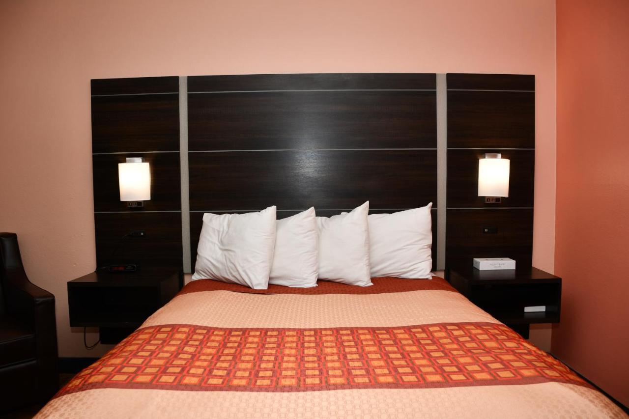 Regency Inn & Suites Faribault מראה חיצוני תמונה