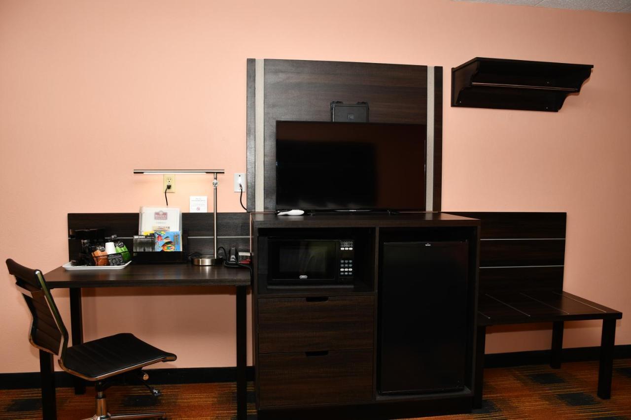 Regency Inn & Suites Faribault מראה חיצוני תמונה