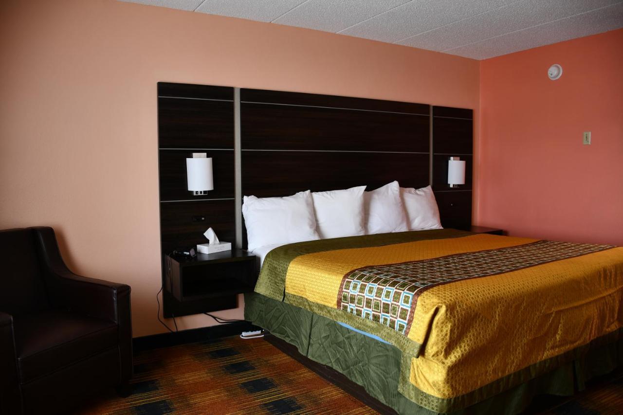 Regency Inn & Suites Faribault מראה חיצוני תמונה
